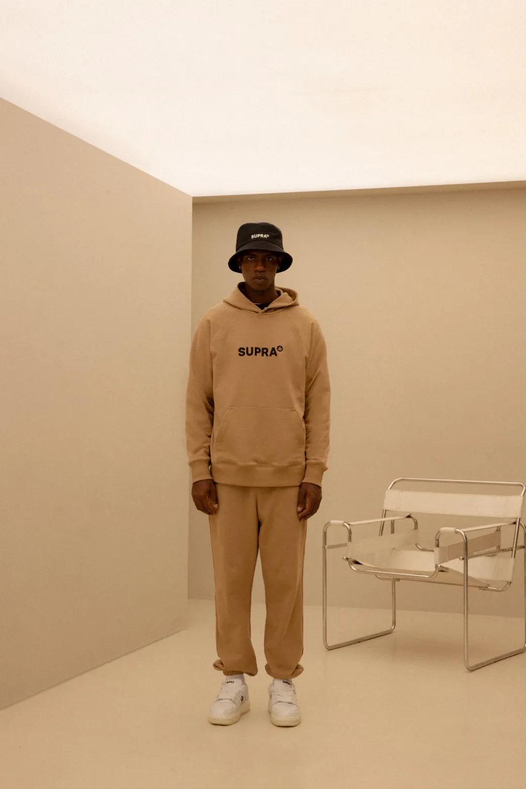 ESSENTIAL BASIC SMALL LOGO OVER FIT RAGLAN HOODIE