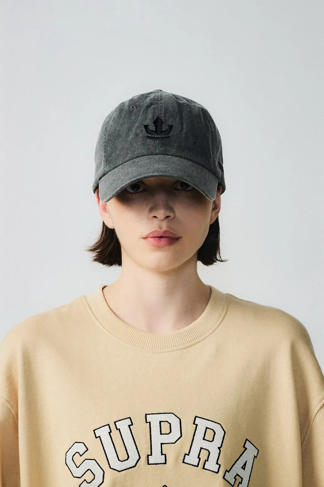 ESSENTIAL UNSTRUCTURED CROWN LOGO CAP