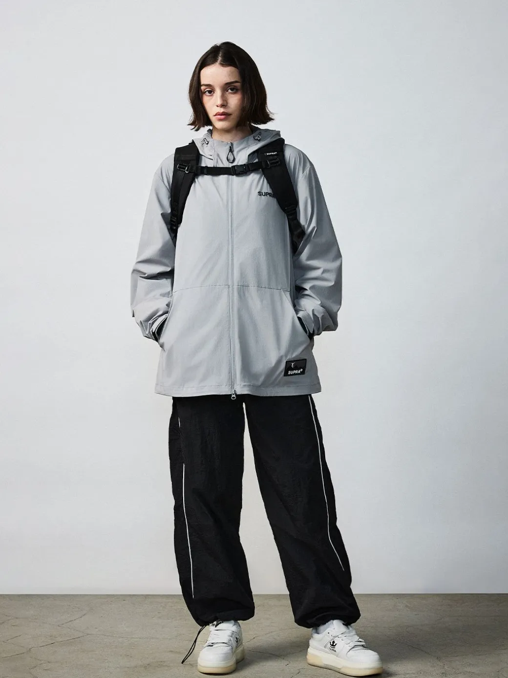OUTDOOR POCKET OVERFIT WINDBREAKER