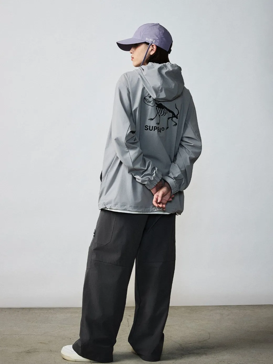 OUTDOOR POCKET OVERFIT WINDBREAKER