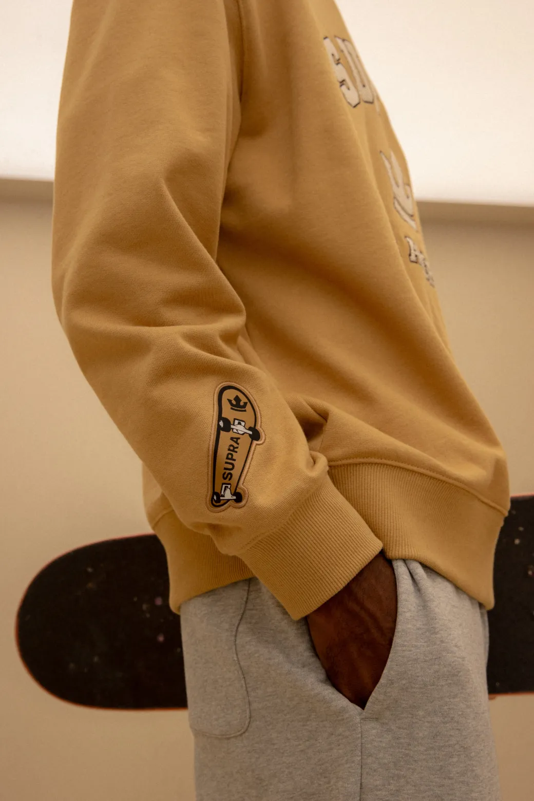 VARSITY OVER FIT SWEATSHRIT